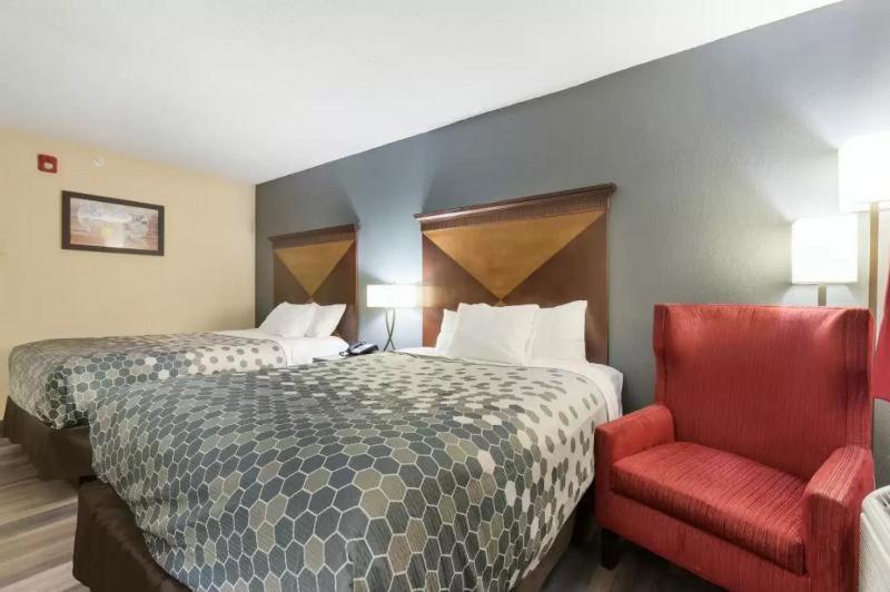 Efficiency Room with Two Double Beds - Non-Smoking interior